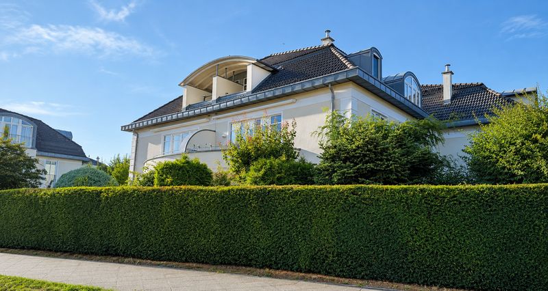 Stilvolle Maisonette direkt am Golfplatz mit Billardraum, Südbalkon, hochwertiger Ausstattung